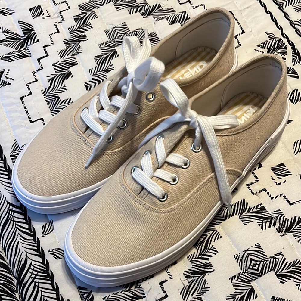 Kinetic Canvas Shoes Size 10